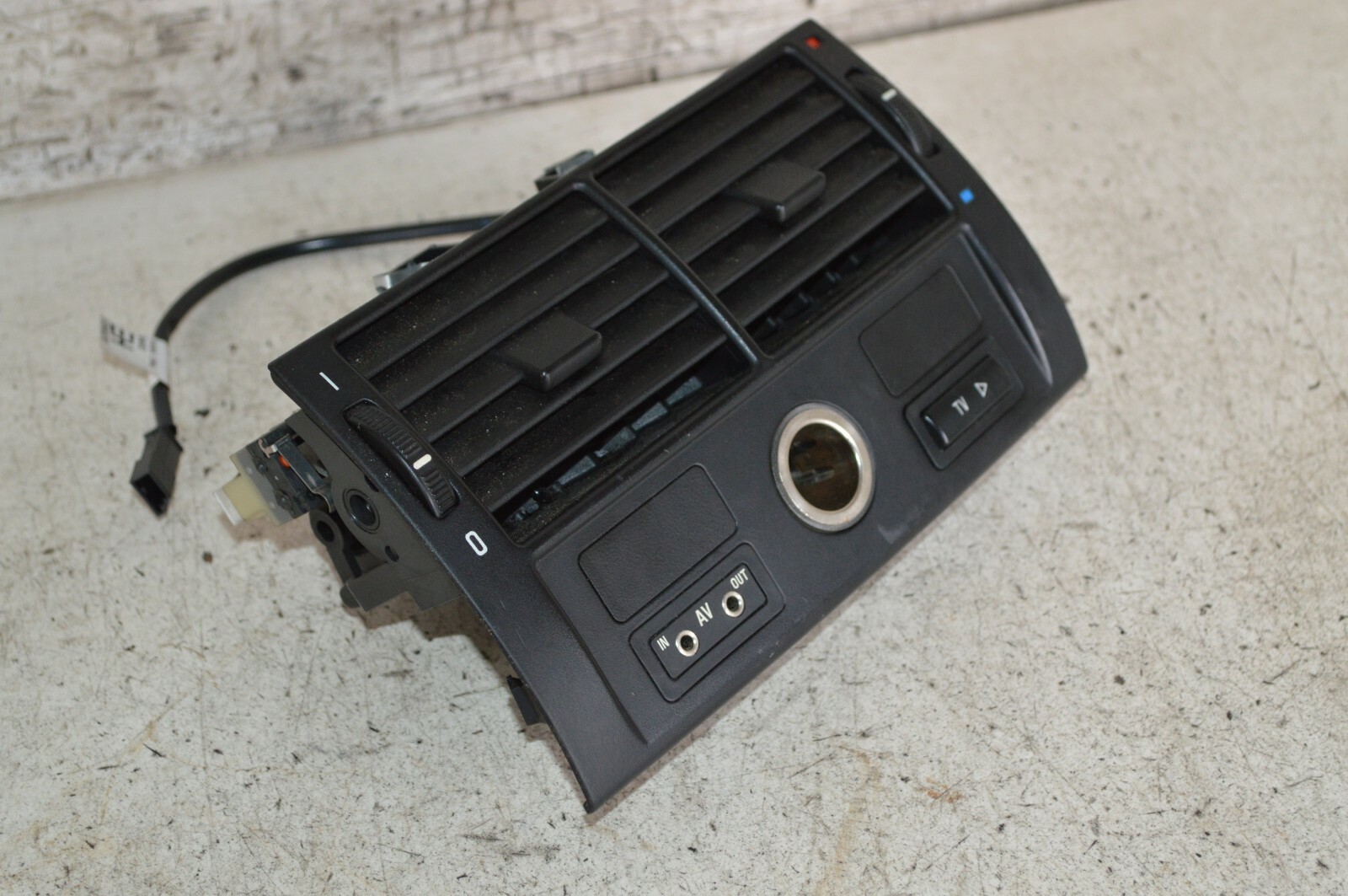 BMW X5 Air Vent 8409081 X5 E53 Center Console Rear Air Vent AUX Port