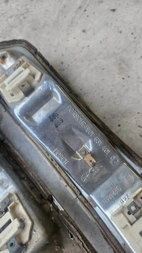 Par de luces intermitentes delanteras OEM Porsche 911 / 912 (lado izquierdo y derecho)  Foto 4 de 4