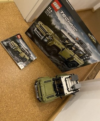 LEGO TECHNIC: Land Rover Defender (42110)