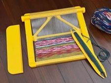 Pocket Loom Weaving Kit 7"x7" 10-dent
