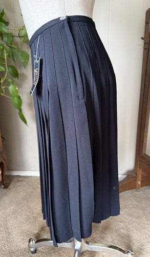 Laura Scott Classic Black Midi Skirt, New with tags from Sears, size 16 - Picture 2 of 7