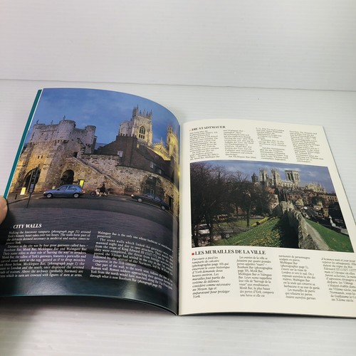 2 Lot Souvenir Guides: Edinburgh Castle; In And Around York - Picture 4 of 9