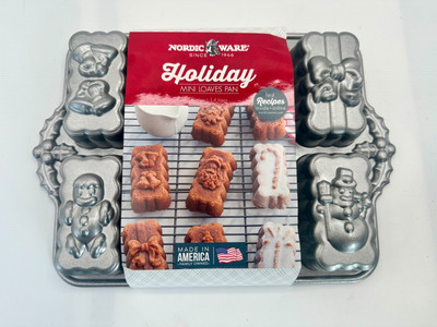 Nordic Ware Holiday Mini Loaves Pan Cast Aluminum USA Christmas Baking Mold