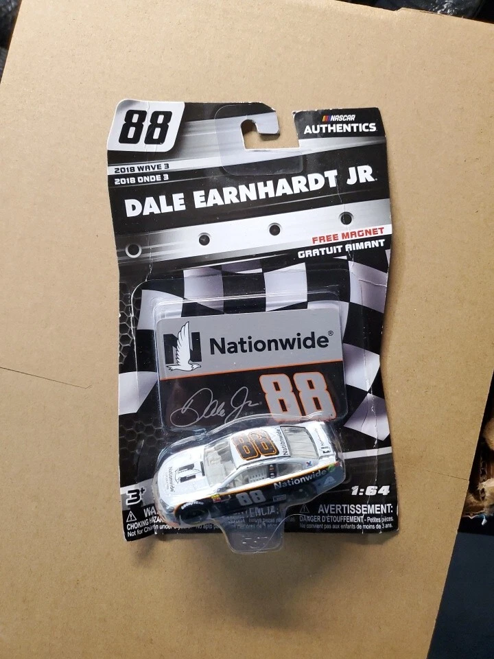2018 1/64 #88 DALE EARNHARDT JR/  ALEX BOWMAN 2 CAR SET nascar Authentics - Image 4 of 4