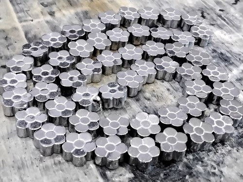 Electroplated Non Magnetic Hematite, Flower, Silver, 8x3 mm, Approx 54 pce - Picture 2 of 2