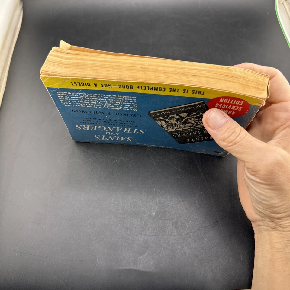 💥 Armed Services Edition #1052 Saints And Strangers WW2 Edition Foto 4 de 4