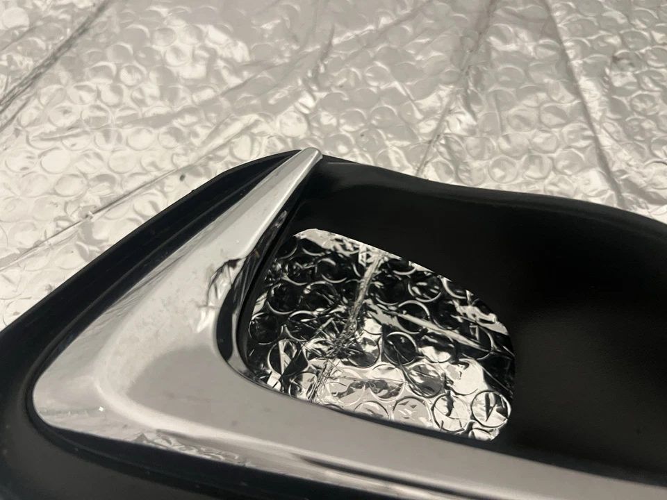 Faro antiniebla bisel de ajuste genuino lado derecho del pasajero 2017-2025 Infiniti Q60 Foto 4 de 4