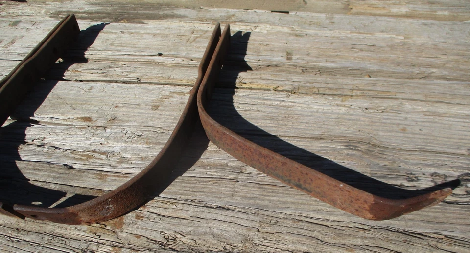 Ford 1946 1947 1948 soportes de parachoques delantero par original 1942 Super Deluxe Foto 2 de 4