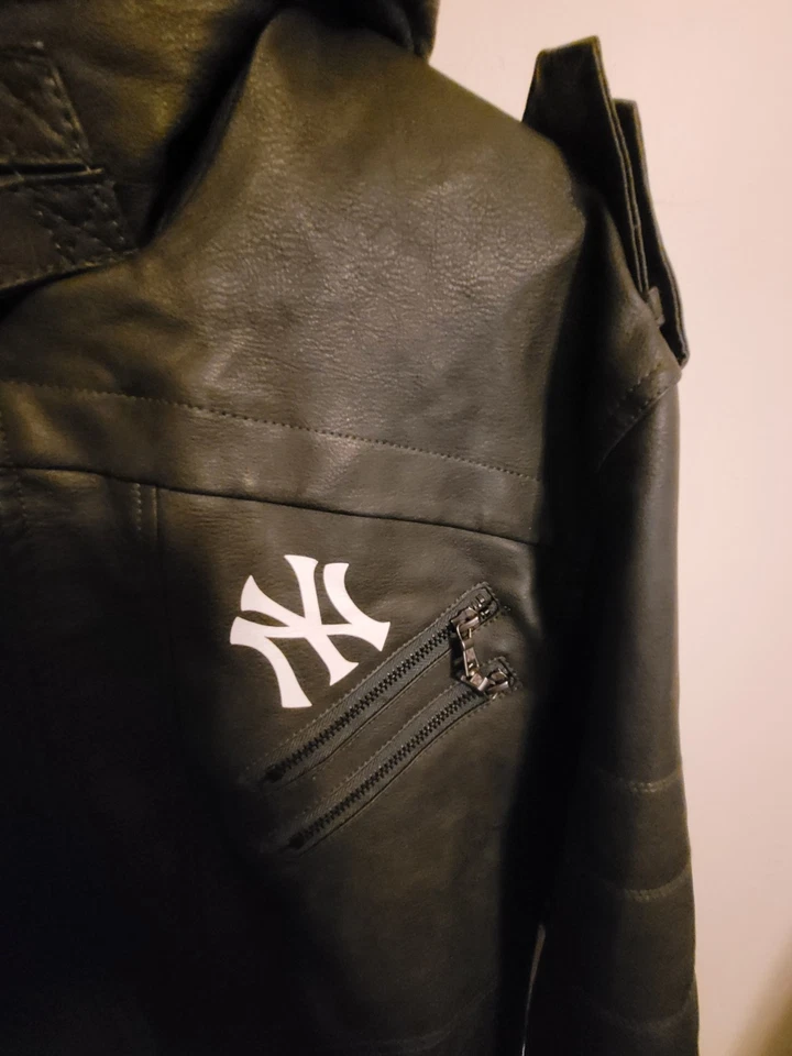 New York Yankees 100%PU Jacket Size XL Full Zip - Image 3 of 4