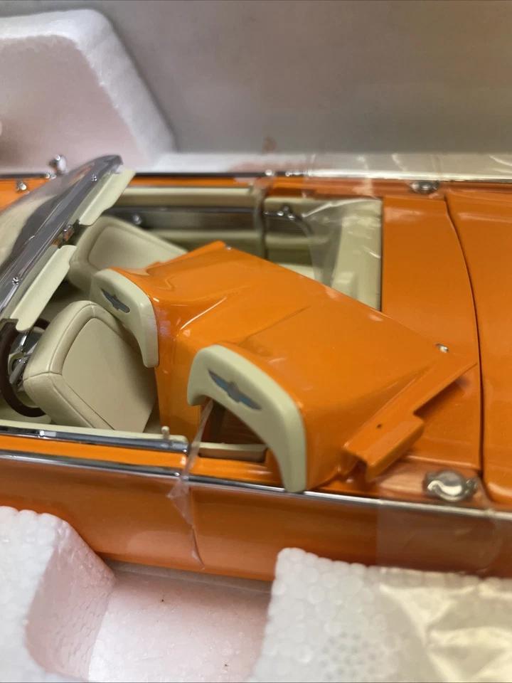 Ford Thunderbird Custom 1962 fundido a presión Danbury como nuevo - 1:24 Foto 4 de 4