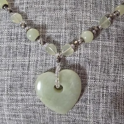 Nephrit Jade Halskette Herz Anhänger und gemischte Perlen, Handarbeit Handwerk Stück 22''