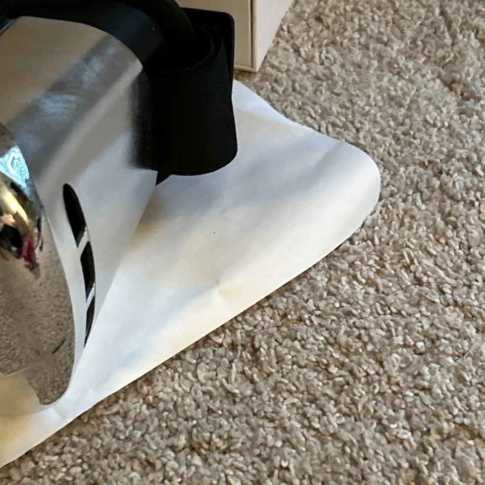 Silver VR Headset Phone Holder iPhone Stap Adjuster Eye Cushion Lenses - Image 4 of 4