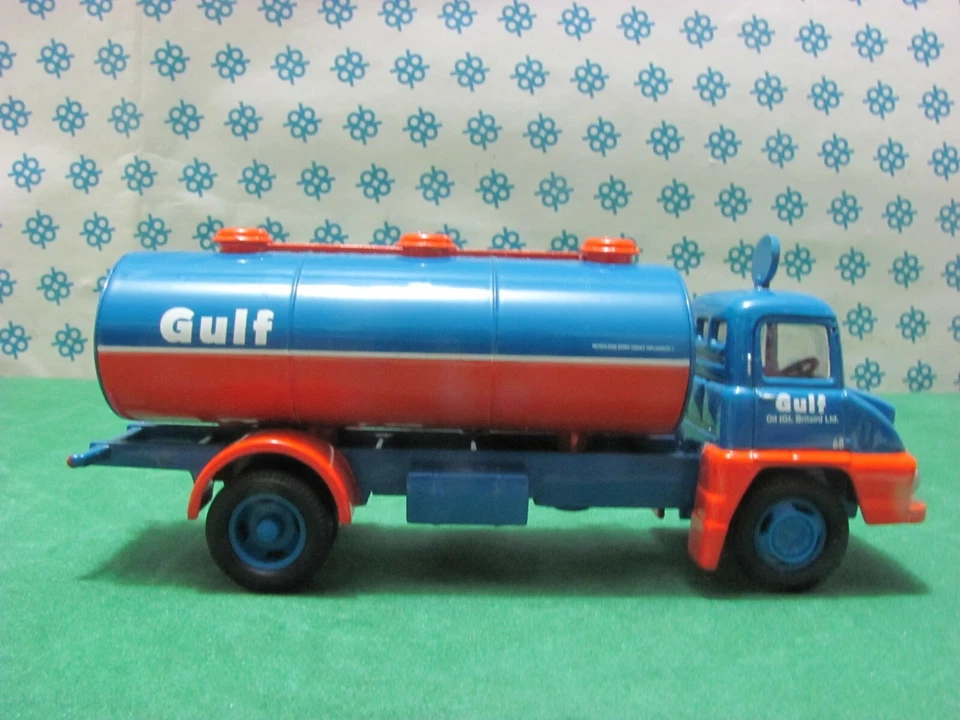  Vintage -  FORD Thames Elliptical Trader GULF Oil tanker  -  1/50 Corgi   - Immagine 3 di 4