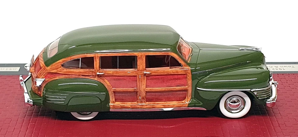 Matrix 1/43 Scale MX20303-073 - 1942 Chrysler Town & Country - Green - Image 3 of 4