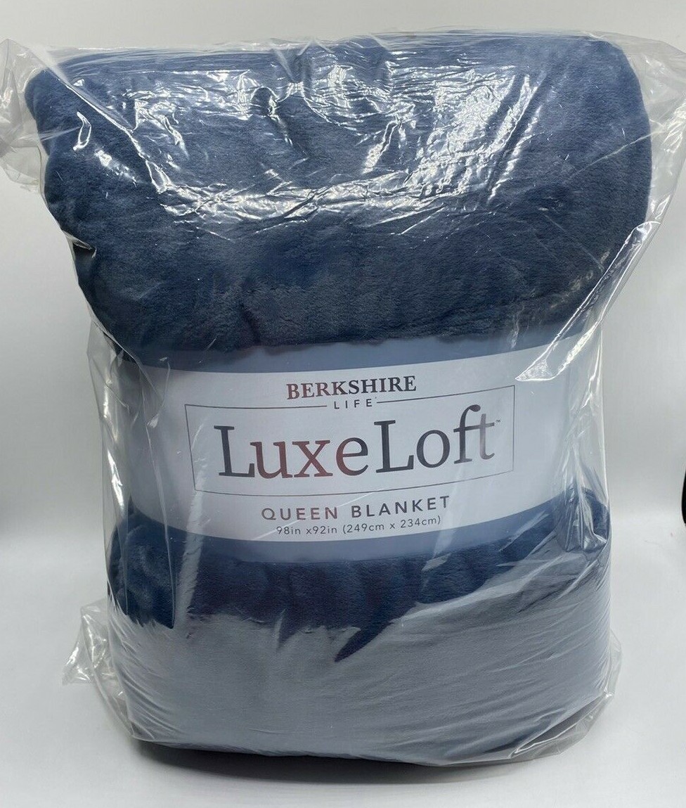 Berkshire Life Luxe Loft Queen Size Blanket 98in x 92in Soft Blue for