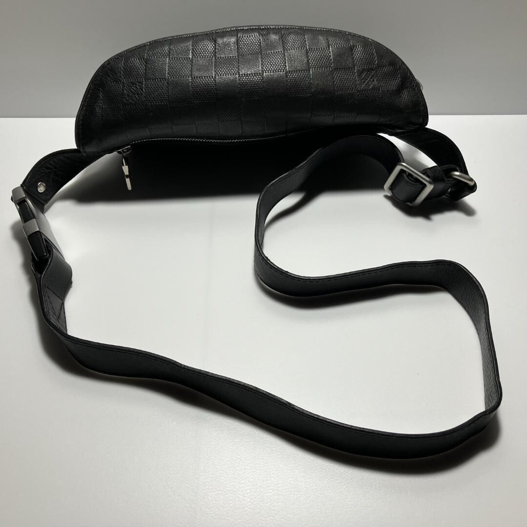 LOUIS VUITTON DAMIER INFINI CAMPUS BUMBAG CROSSBODY BAG ONYX LOUIS VUITTON DAMIER INFINI CAMPUS BUMBAG CROSSBODY BAG ONYX