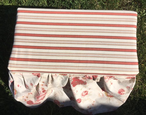 Vanity Bench Stool Pleated Skirt Country Cottage Farmhouse White Red Floral - Picture 11 of 11