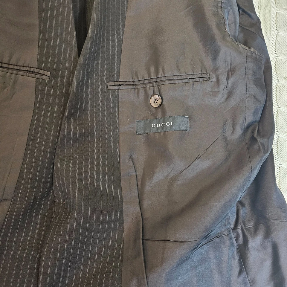 Gucci Men's 100% Wool Two buttons blazer Gray White Stripes Set Size 52R - Image 3 of 4