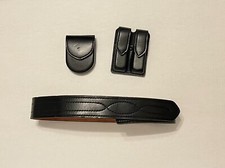 Safariland Leather Magazine Glock 17/22 and handcuff holders, Leather duty belt