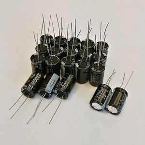 New 20pcs 16x25mm Electrolytic Capacitor 2200uf25v Chemi-Con KME 25v 2200uf - Foto 6