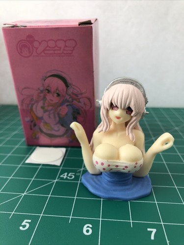 NUEVO Waifu Shaking Chest Anime Niña Figura Adorno para Salpicadero de Coche - Imagen 4 de 7