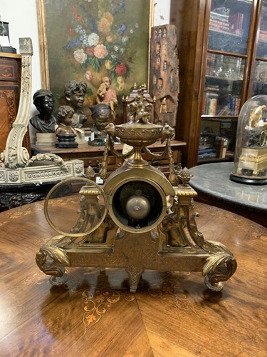 ANTICO OROLOGIO A PENDOLO LUIGI XV BRONZO DORATO CON AMORINI PARIGI - Foto 9 di 9