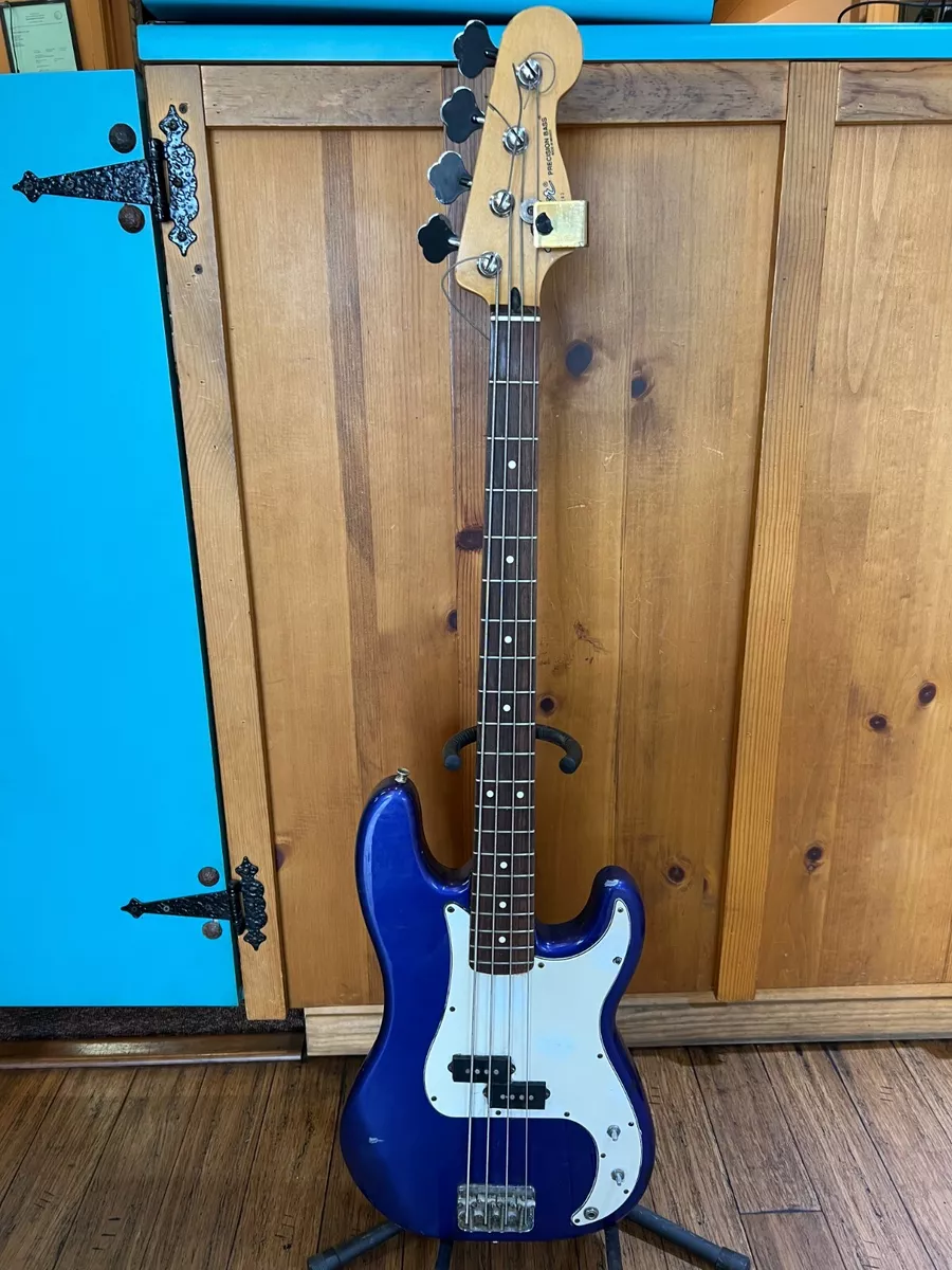 blue fender bass guitar