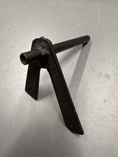 Bristol 401 Boot Cable Bracket