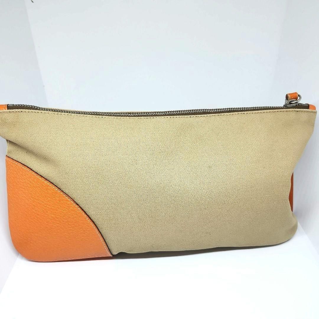 PRADA Beige Leather Triangular Plate Handbag Unis… - image 3