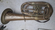Très ancien tuba rotatif en très mauvais état !