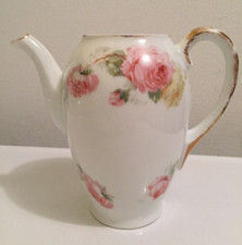 THOMAS SEVRES BAVARIA 3164 ROSES 6 1/4" COFFEE POT. NO LID  CHIPPED SPOUT