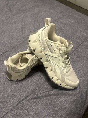 NEW Reebok Zig Dynamica 4 Off-White Black Tan Women Athletic Sneakers Size 6.5