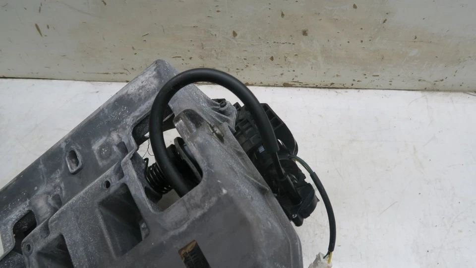 Conjunto de pedal de freno Ram 1500 2014-2018 OEM P04581692AE Foto 2 de 4