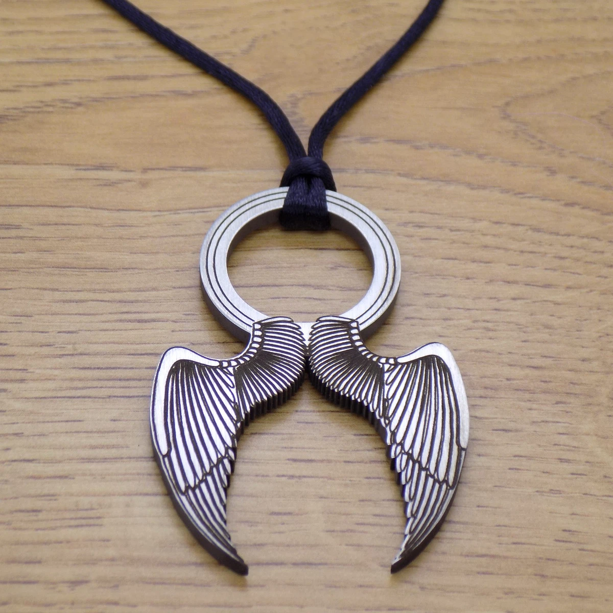 Collana Con Ciondolo A Forma Di Ali D'Angelo Con Mani In Preghiera Cristiane In Acciaio Inossidabile Da Uomo - Foto 3