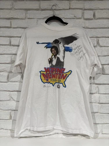 Wayne Newton Tour USA Single Stitch Signed Autographed T Vintage vintage concert t-shirt, vintage, size L, single stitch, B+ condition