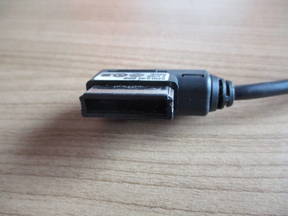 Cable adaptador adaptador interfaz VW Golf Passat Tiguan USB cable de música 5N0035558 Foto 2 de 4