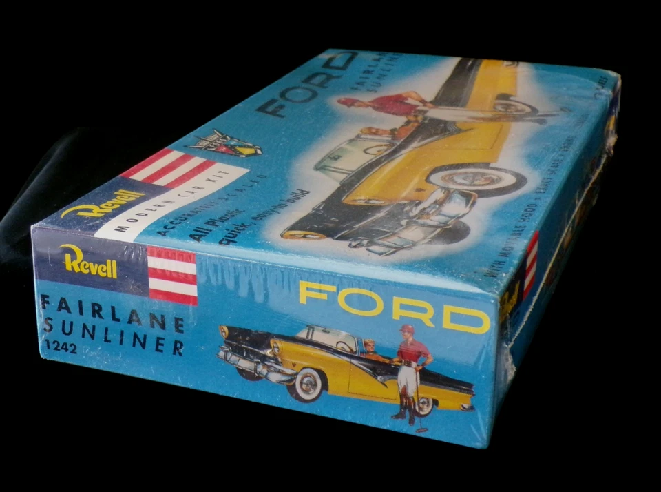 1956 FORD SUNLINER CONVERTIBLE REVELL Model KIT, SEALED KIT. - Image 3 of 3