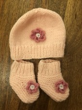 Handmade New Born Hat  Booties Set PINK KNITTED 3D FLOWER TRADITIONAL ENGLISH 