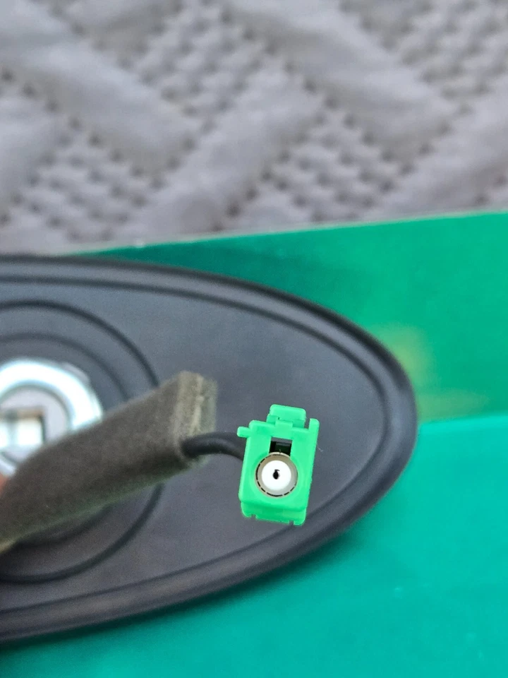 Antena de aleta de tiburón Infiniti M37 M56 Q70L 2011-2019 OEM Foto 3 de 4