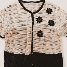 Vintage Hand-Embroidered Boho Floral Blouse – Tan Folk Cottage Top Medium