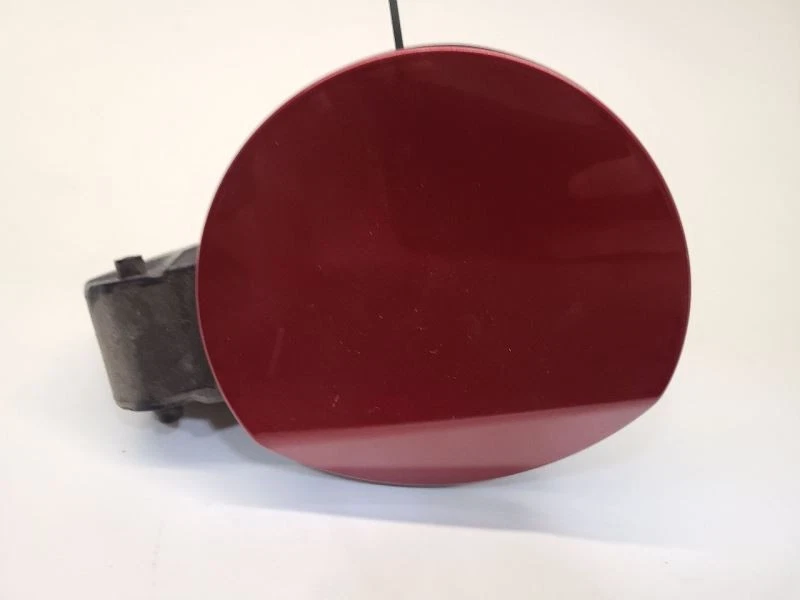 Красная дверь топливного бака 2012-2016 Chevrolet Cruze - Изображение 2 из 4