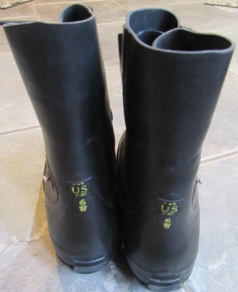 BOTAS MICKEY MOUSE con Válvula Clima Frío talla 6 Anchas Caucho Negro Emisión Ejército de EE. UU. EN MUY BUENA CONDICIÓN Foto 3 de 4