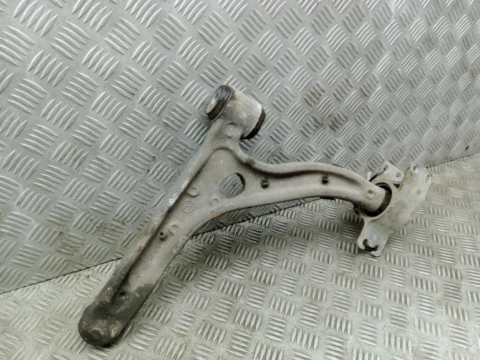 MERCEDES CLA WISHBONE LOWER CONTROL ARM FRONT RIGHT A2463304800 W117 2013-2019 - Image 2 of 4