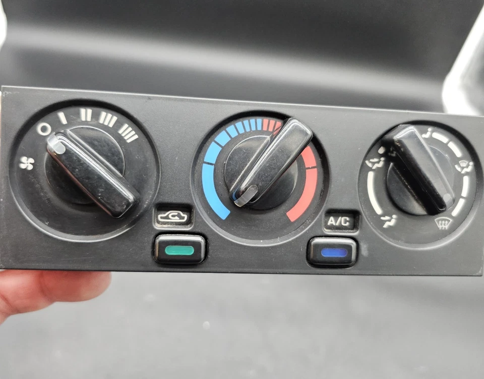 1996 - 2000 Nissan Pathfinder Climate Control AC A/C Heater Temp Unit OEM - Image 4 of 4