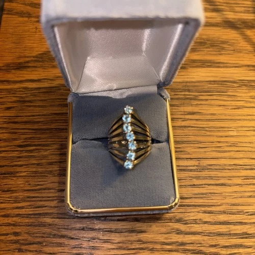 Vintage 925 Sterling Silver Round Light Blue Stones Ring