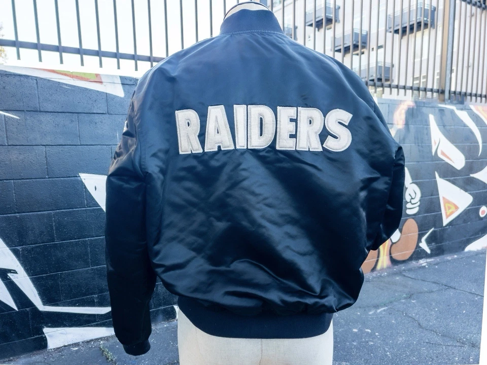 Jaqueta Bombardeiro OAKLAND RAIDERS Vintage tamanho XL (por Starter) | Preta   - Imagem 2 de 4