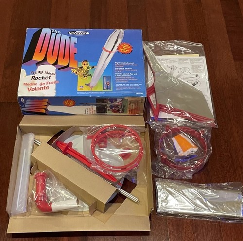 VTG Estes THE DUDE Flying MODEL ROCKET Inflatable + Launch Pad + Controller 7 ft - Picture 4 of 4