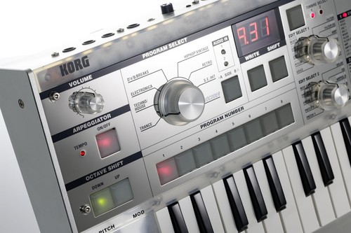KORG microKORG Crystal Analog Synthesizer Vocoder 37-keys Keyboard 20th Limited - Picture 5 of 7