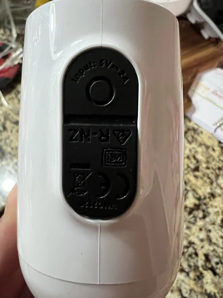 Arlo Cameras Essential Spotlight Camera VMC2030 - Image 4 of 4