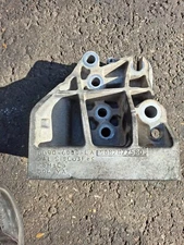 LAND ROVER FREELANDER 2 2006-2010 2.2D ENGINE TOP MOUNT BRACKET 9682877580